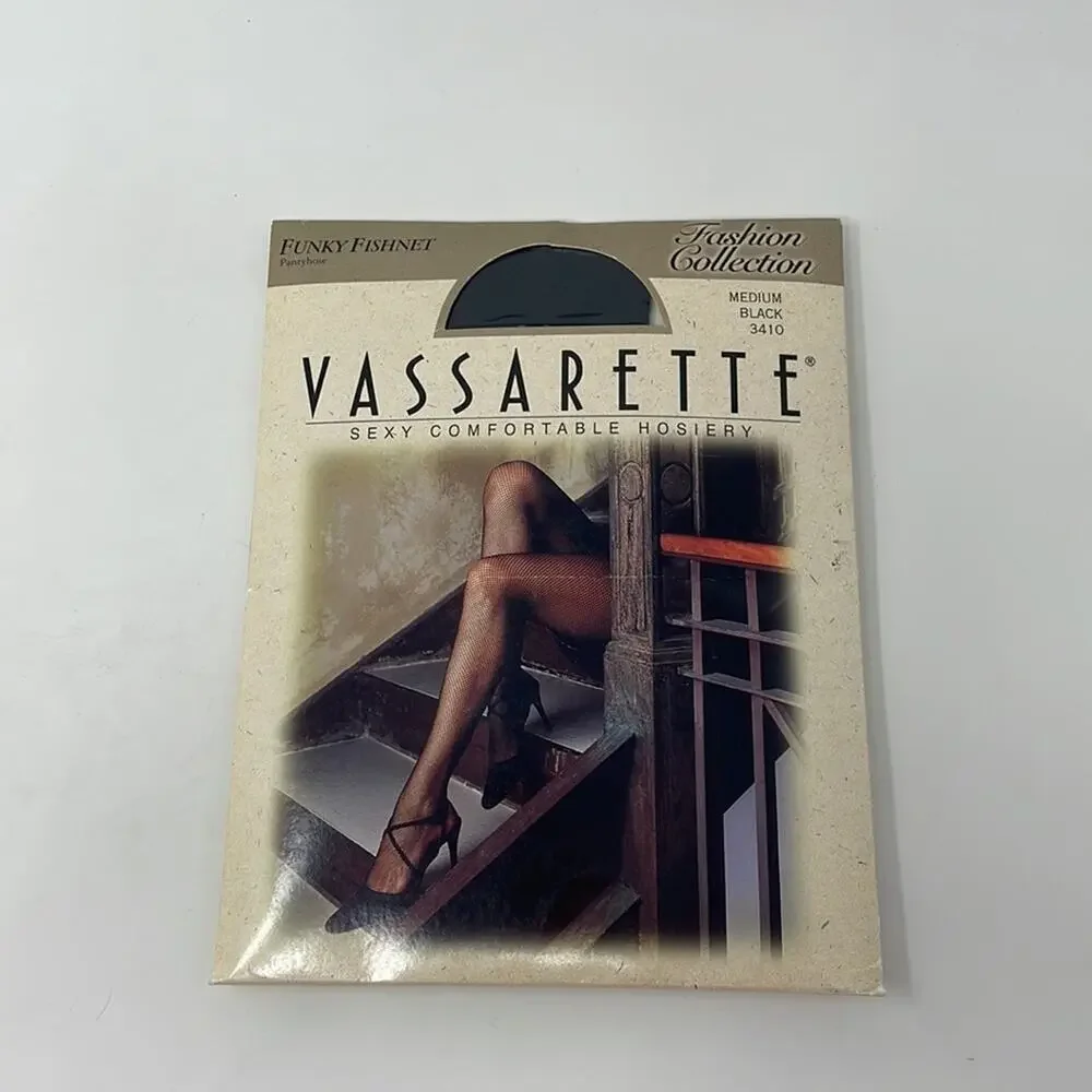 NIP bundle of 4 pantyhose women’s CD/medium